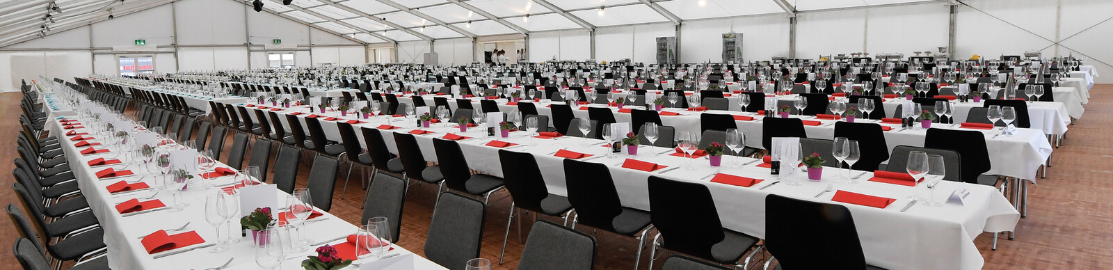 Banner Mietmobiliar Zeltvermietung