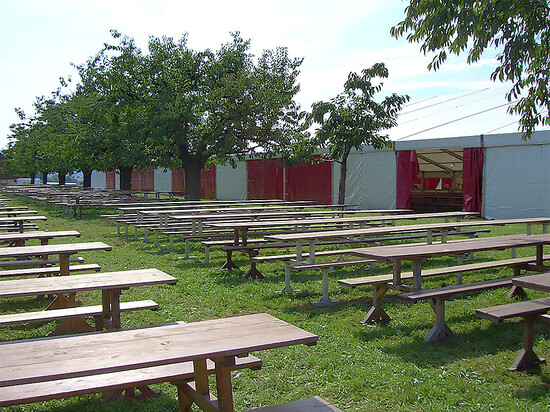 Beispiel Festbänke