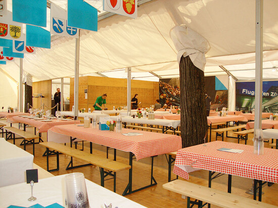 Beispiel Festbänke