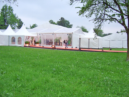 Beispiel Festhallen und Partyzelte